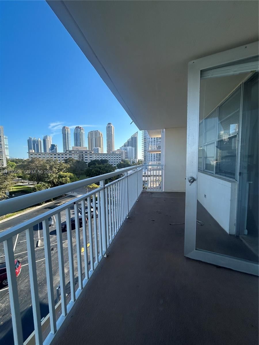 Real estate property located at 251 174th St #418, Miami-dade, Winston Towers 200, Sunny Isles Beach, FL