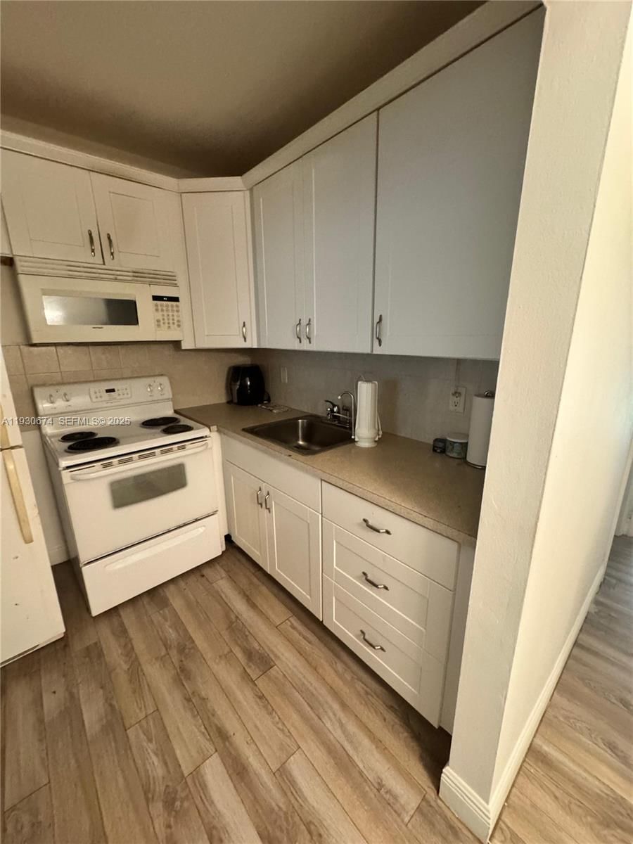 Real estate property located at 118 Salisbury  E #118, Palm Beach, Salisbury Condo, West Palm Beach, FL