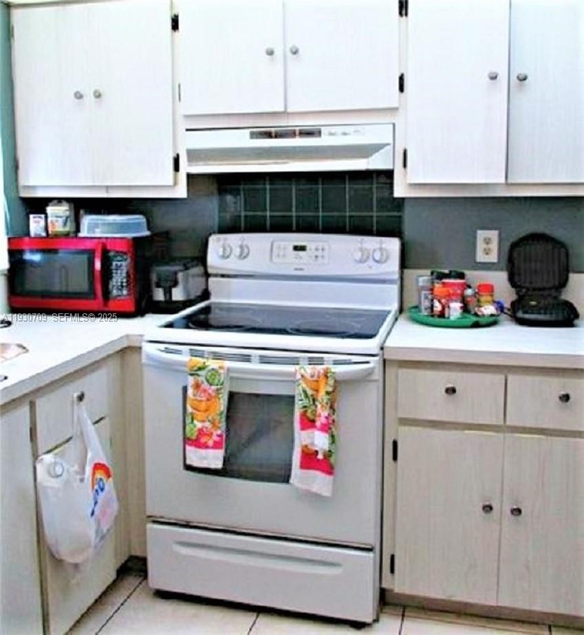 Real estate property located at 2451 41st Ave #302, Broward, Cypress Tree Condo Bldg 5, Lauderhill, FL