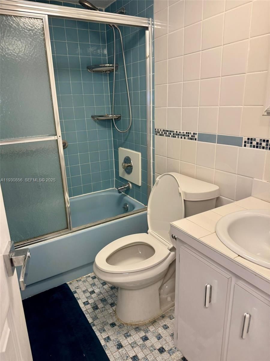 Real estate property located at 201 180 th Dr #114, Miami-dade, The Isles Condo, Sunny Isles Beach, FL