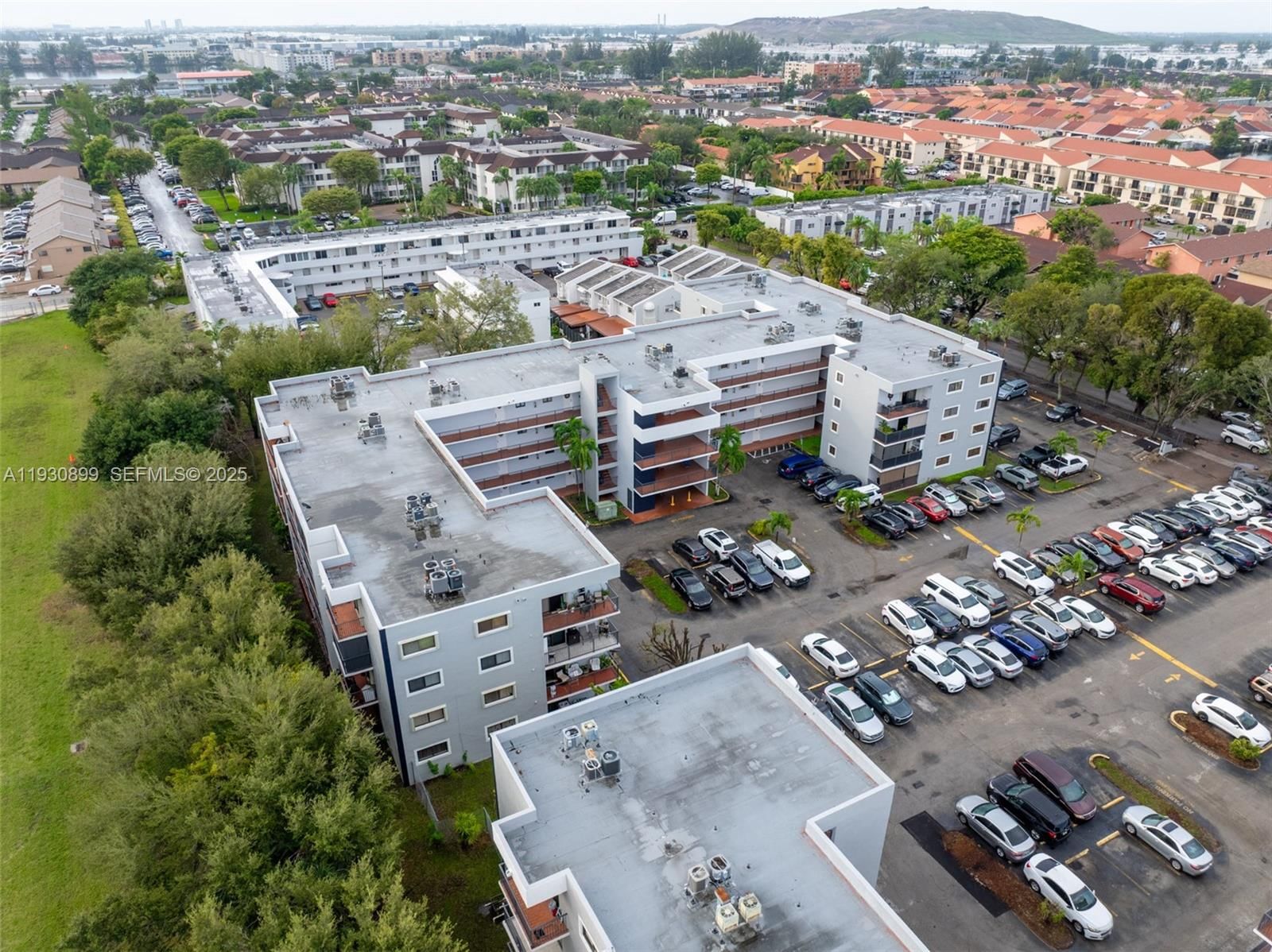 Real estate property located at 5701 25th Ct #305, Miami-dade, El Pueblo De Vera Condo, Hialeah, FL