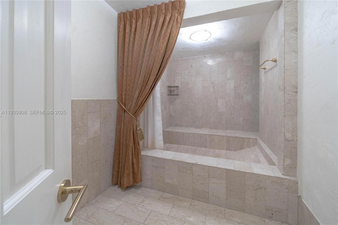 Real estate property located at 19212 25th Ave #283D, Miami-dade, Riverwood Sec 3, Miami, FL