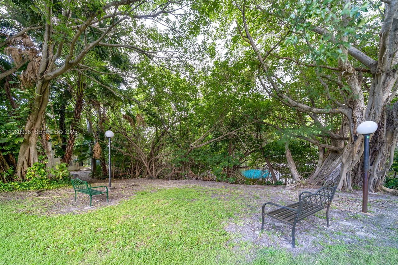 Real estate property located at 19212 25th Ave #283D, Miami-dade, Riverwood Sec 3, Miami, FL
