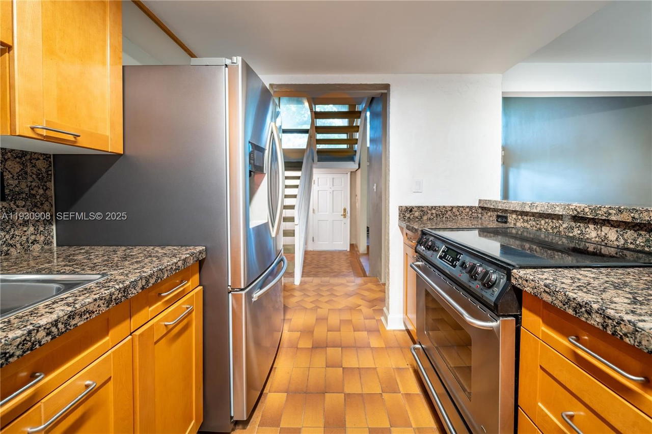 Real estate property located at 19212 25th Ave #283D, Miami-dade, Riverwood Sec 3, Miami, FL
