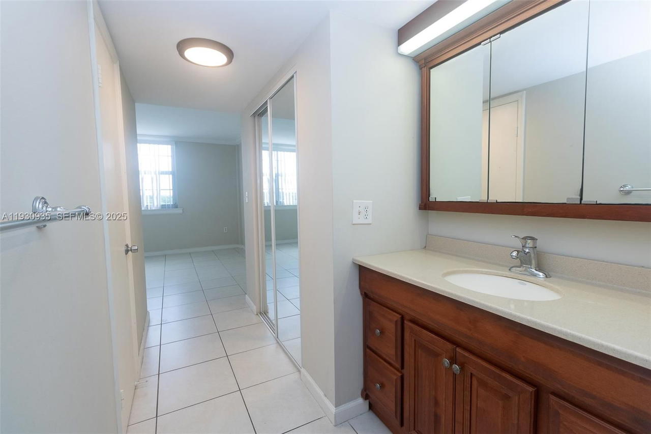 Real estate property located at 2841 163rd St #706, Miami-dade, Stratford House Condo, North Miami Beach, FL