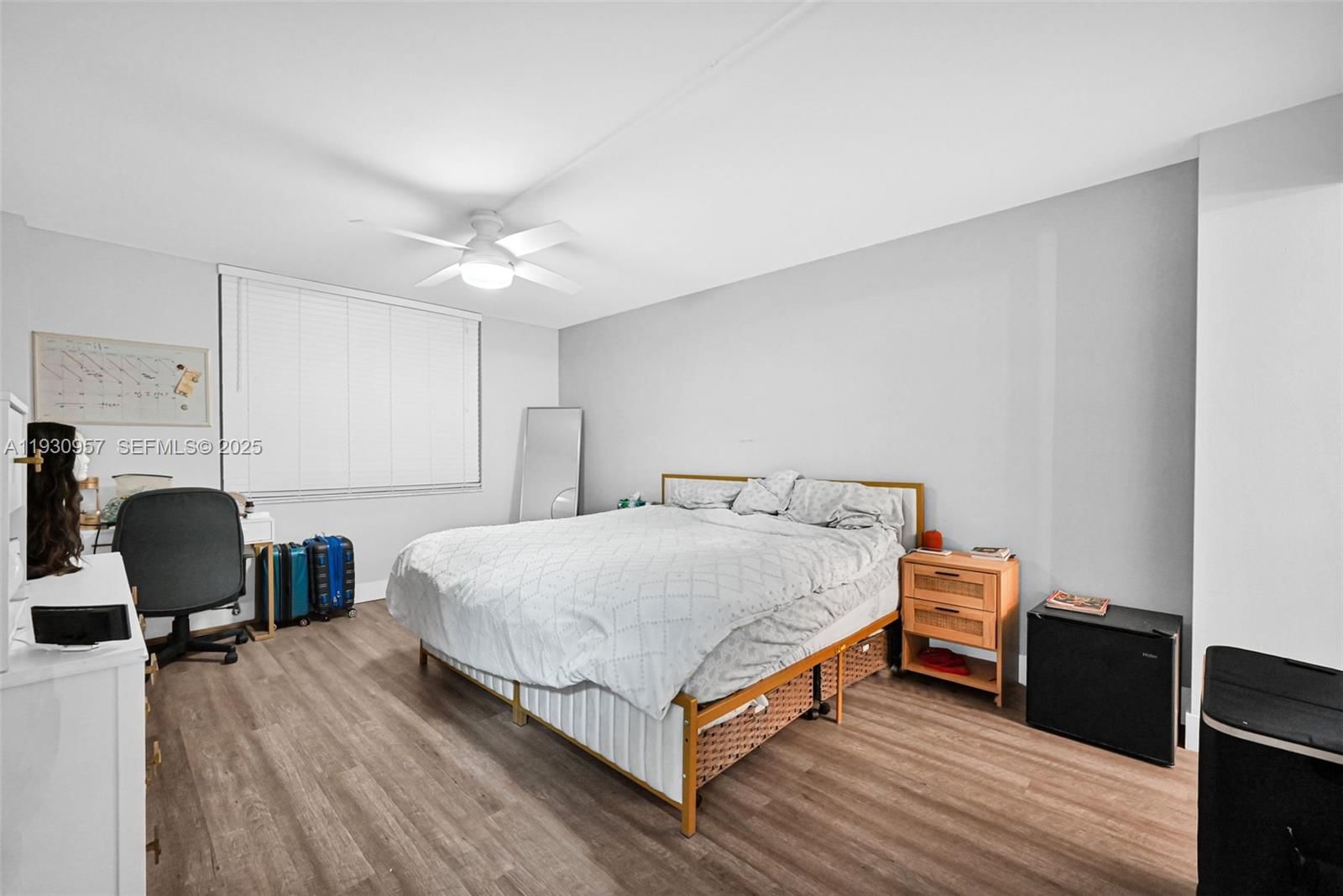 Real estate property located at 3900 Hills Dr #303, Broward, Emerald Hills C C Apts Co, Hollywood, FL