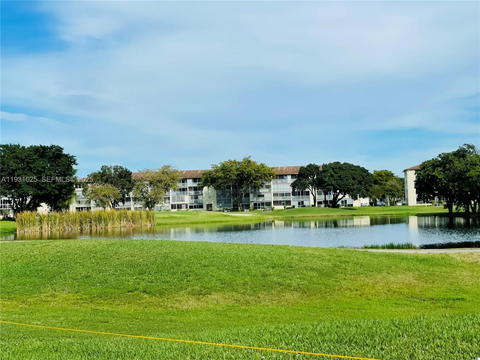 Real estate property located at 301 135th Ave #415C, Broward, New Hampton At Century, Pembroke Pines, FL