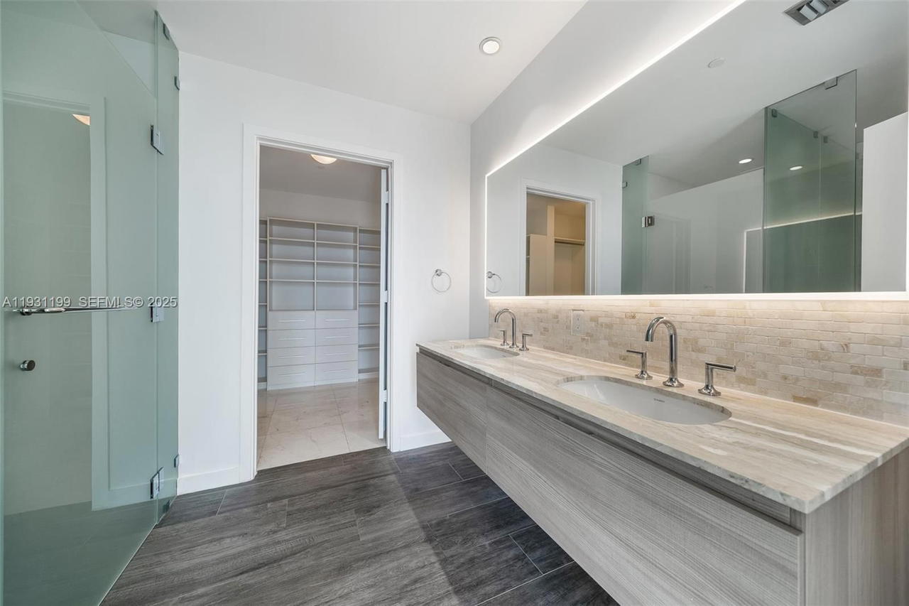 Real estate property located at 2900 7th Ave #604, Miami-dade, Biscayne Beach Condo Podiu, Miami, FL
