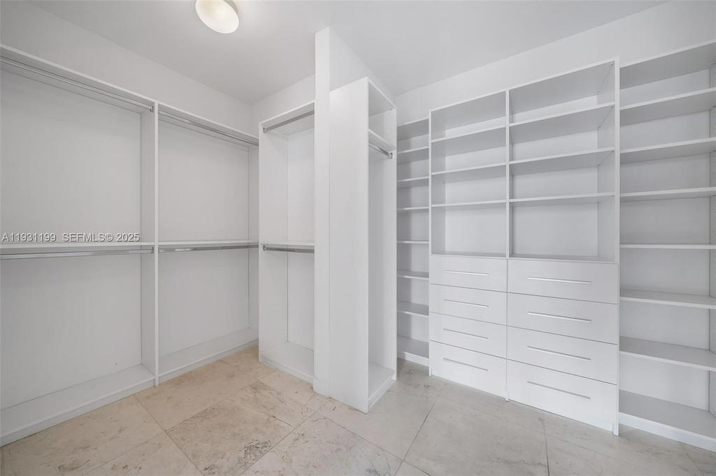 Real estate property located at 2900 7th Ave #604, Miami-dade, Biscayne Beach Condo Podiu, Miami, FL