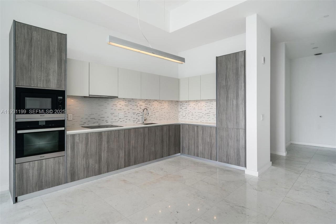 Real estate property located at 2900 7th Ave #604, Miami-dade, Biscayne Beach Condo Podiu, Miami, FL