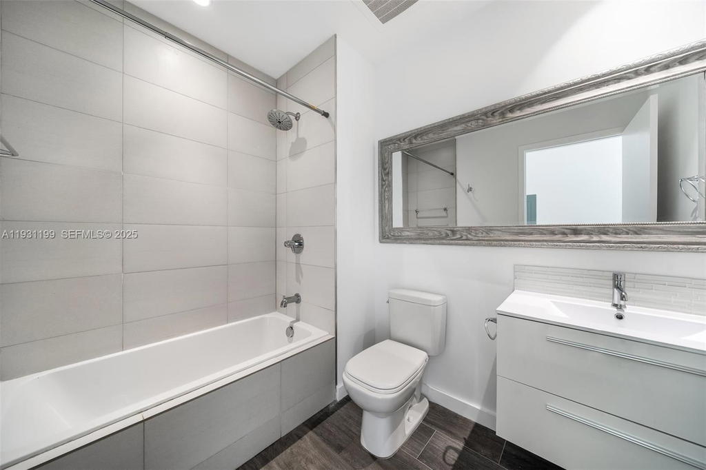Real estate property located at 2900 7th Ave #604, Miami-dade, Biscayne Beach Condo Podiu, Miami, FL