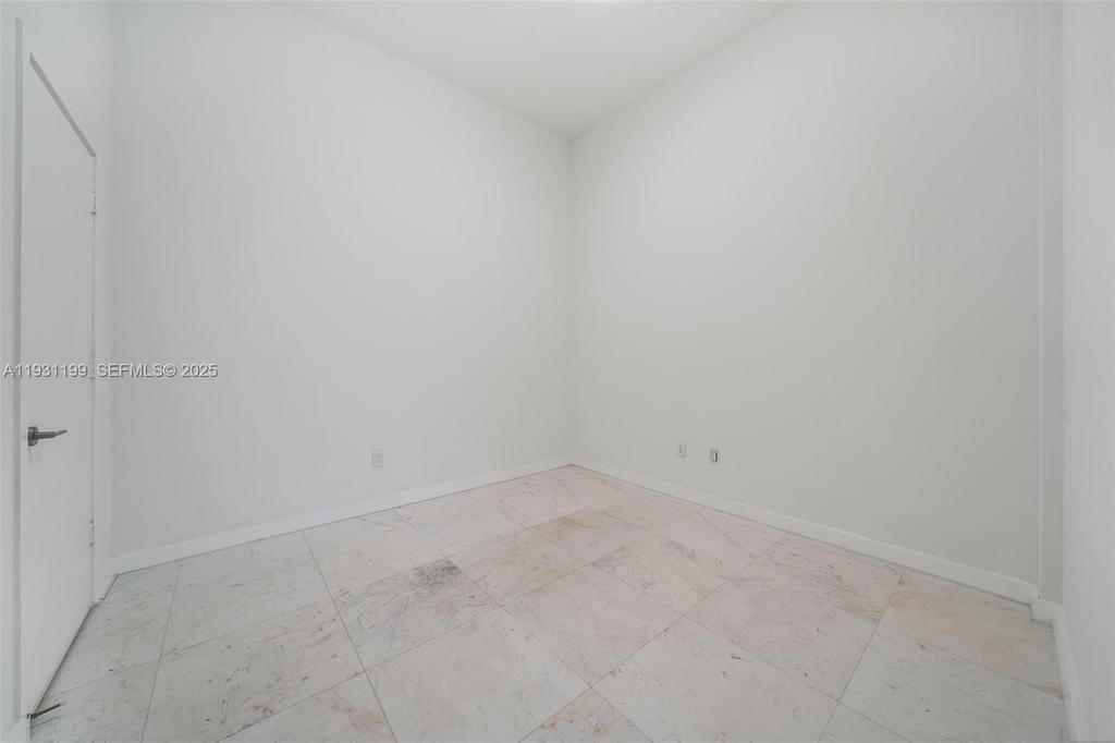 Real estate property located at 2900 7th Ave #604, Miami-dade, Biscayne Beach Condo Podiu, Miami, FL