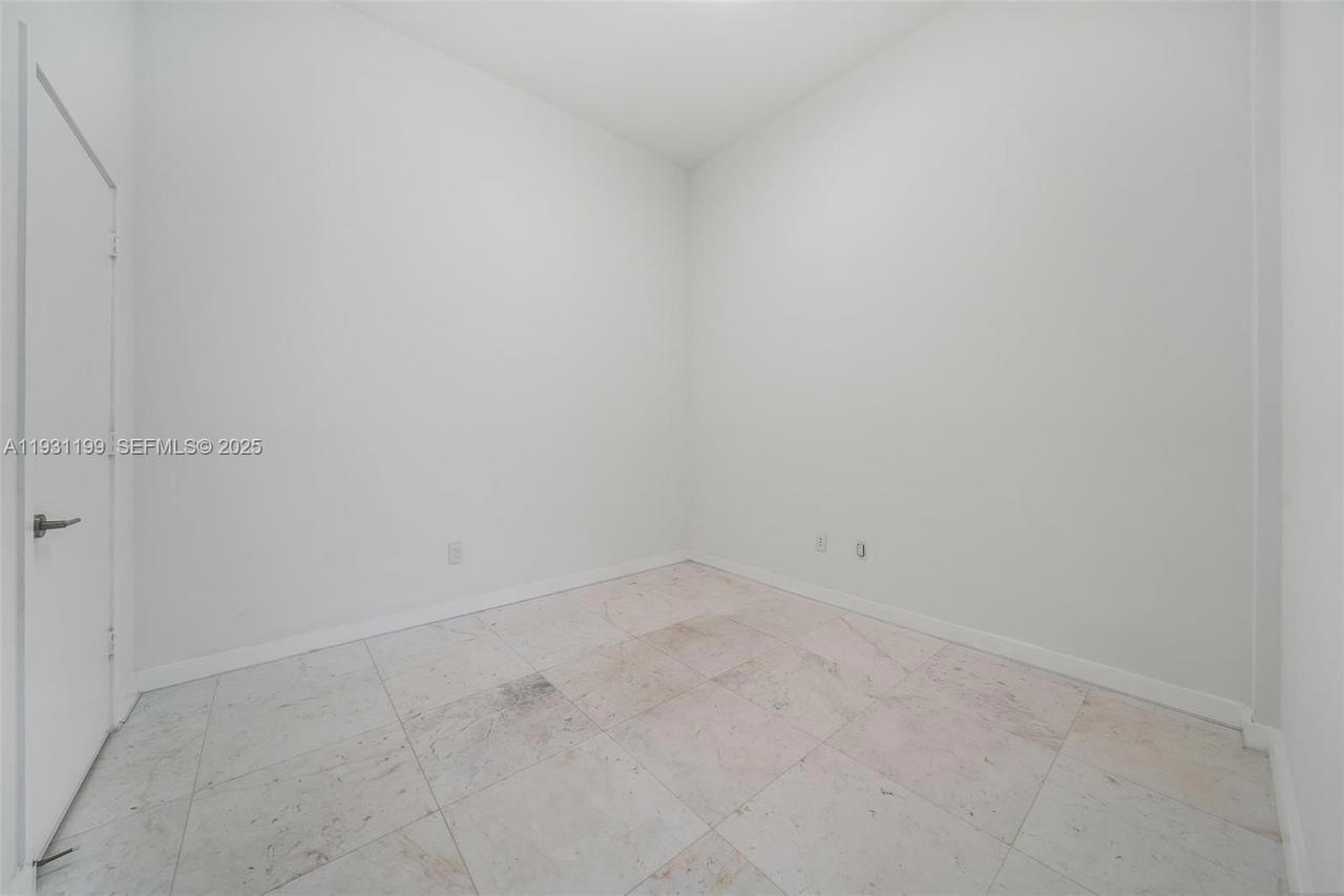 Real estate property located at 2900 7th Ave #604, Miami-dade, Biscayne Beach Condo Podiu, Miami, FL
