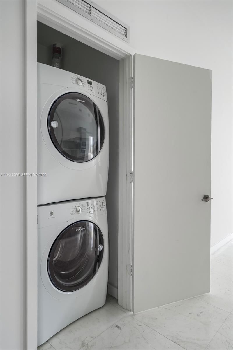Real estate property located at 2900 7th Ave #604, Miami-dade, Biscayne Beach Condo Podiu, Miami, FL