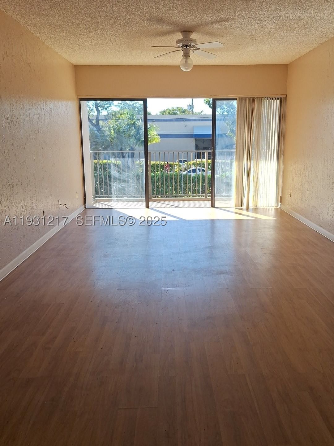 Real estate property located at 5901 Washington St #251, Broward, Hampton Court Condo, Hollywood, FL