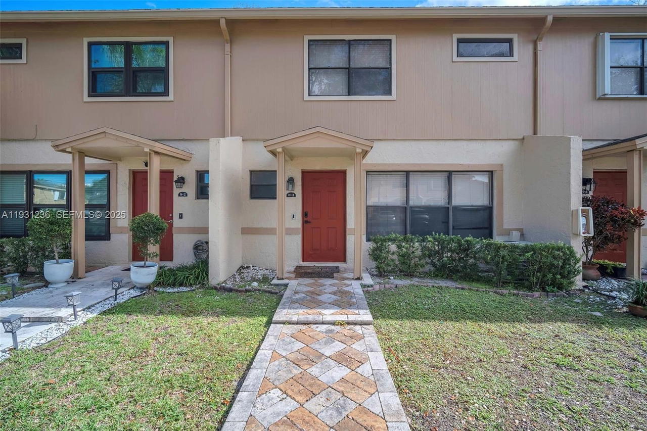 Real estate property located at 3370 Beau Rivage Dr #3N, Broward, Village At Blue Lake Cond, Pompano Beach, FL
