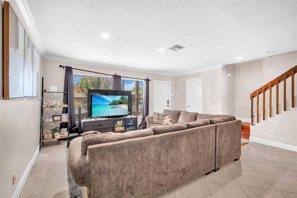 Real estate property located at 3370 Beau Rivage Dr #3N, Broward, Village At Blue Lake Cond, Pompano Beach, FL