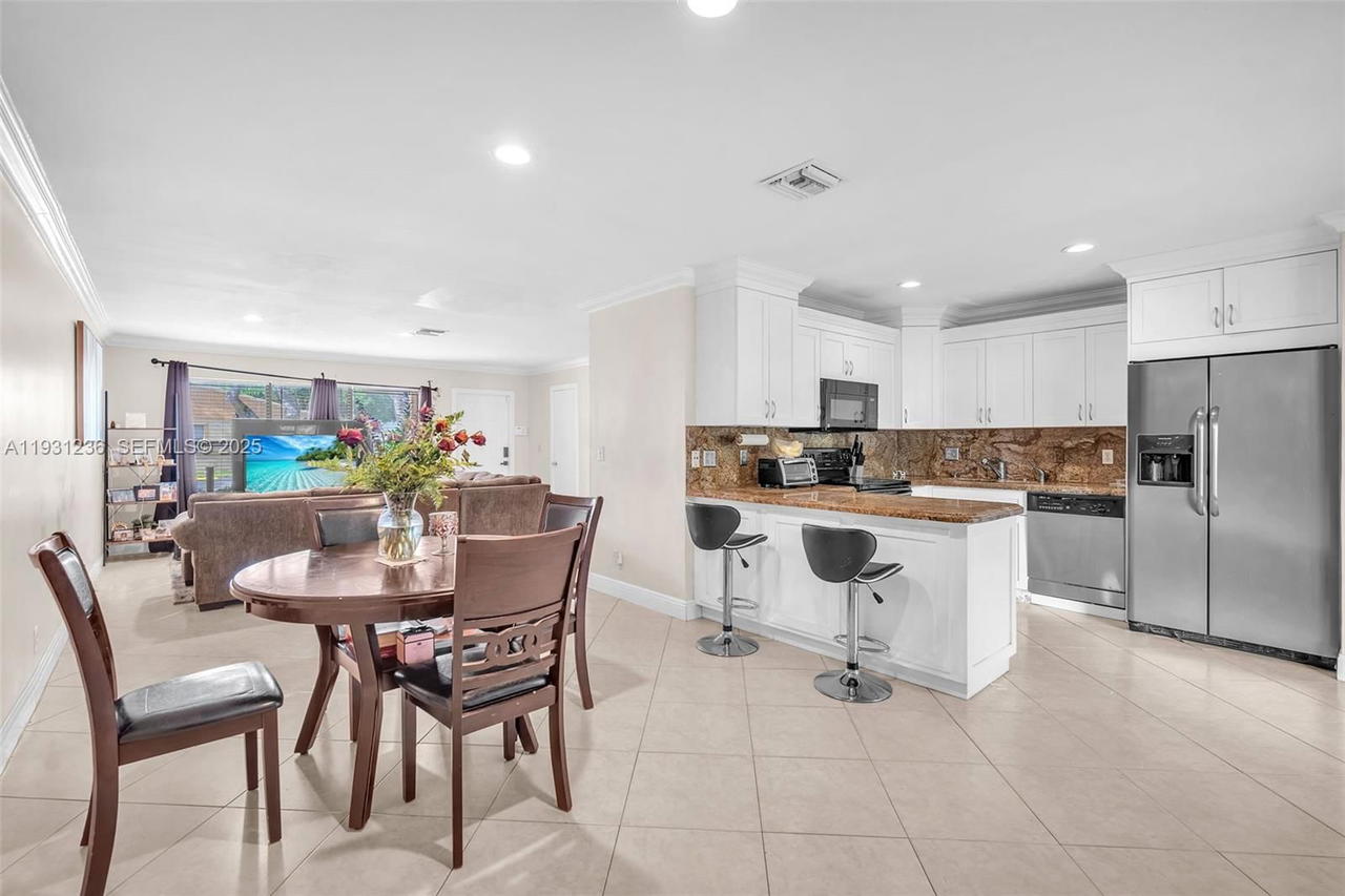 Real estate property located at 3370 Beau Rivage Dr #3N, Broward, Village At Blue Lake Cond, Pompano Beach, FL