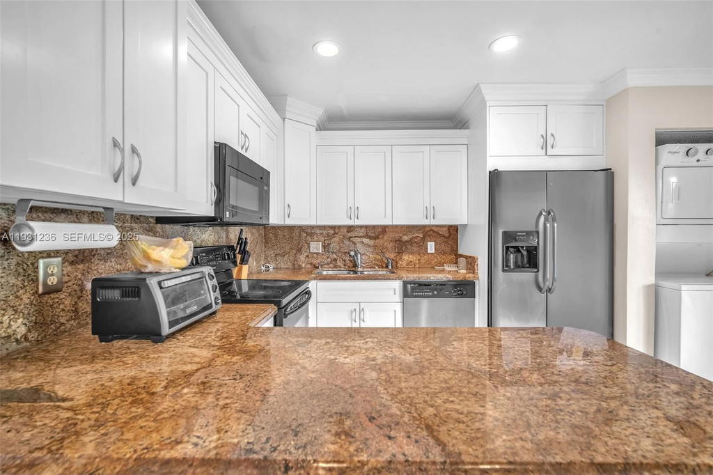 Real estate property located at 3370 Beau Rivage Dr #3N, Broward, Village At Blue Lake Cond, Pompano Beach, FL