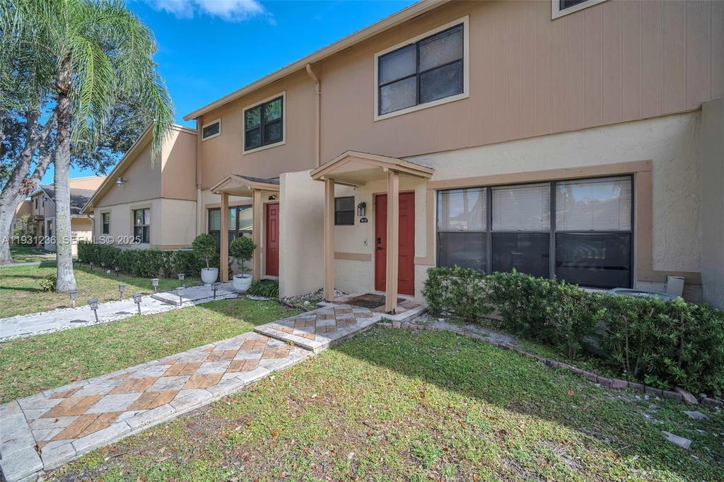 Real estate property located at 3370 Beau Rivage Dr #3N, Broward, Village At Blue Lake Cond, Pompano Beach, FL
