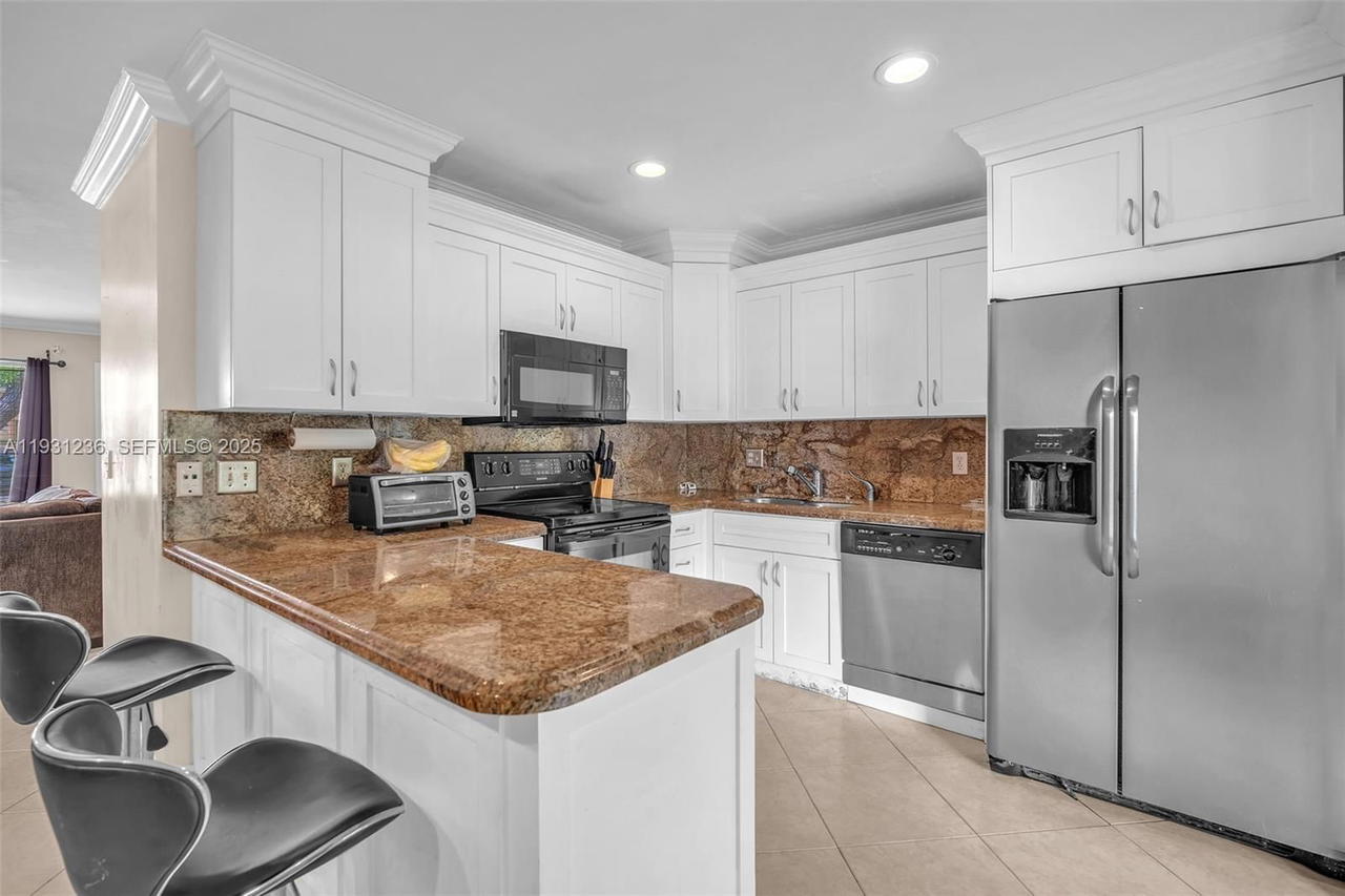 Real estate property located at 3370 Beau Rivage Dr #3N, Broward, Village At Blue Lake Cond, Pompano Beach, FL