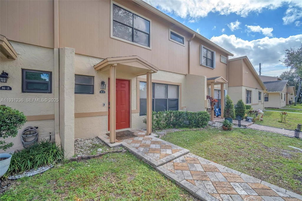 Real estate property located at 3370 Beau Rivage Dr #3N, Broward, Village At Blue Lake Cond, Pompano Beach, FL