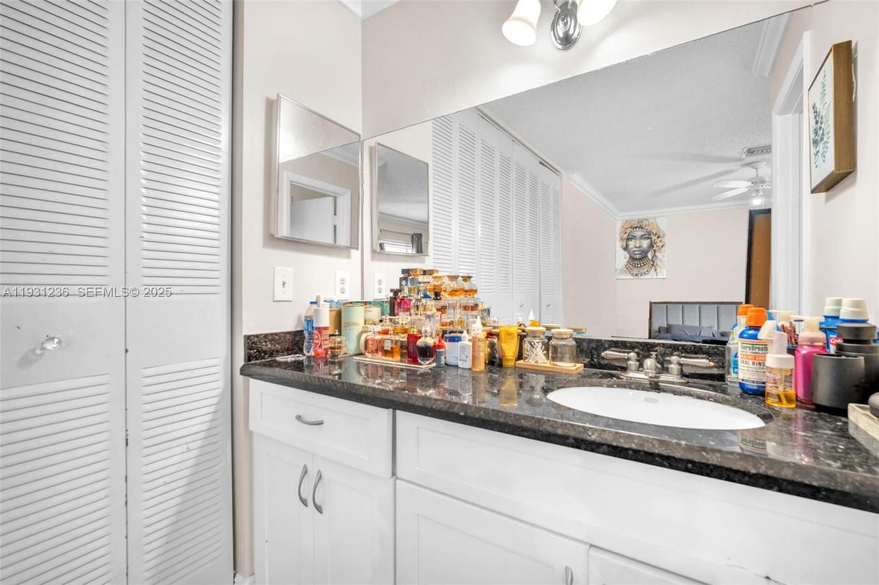 Real estate property located at 3370 Beau Rivage Dr #3N, Broward, Village At Blue Lake Cond, Pompano Beach, FL
