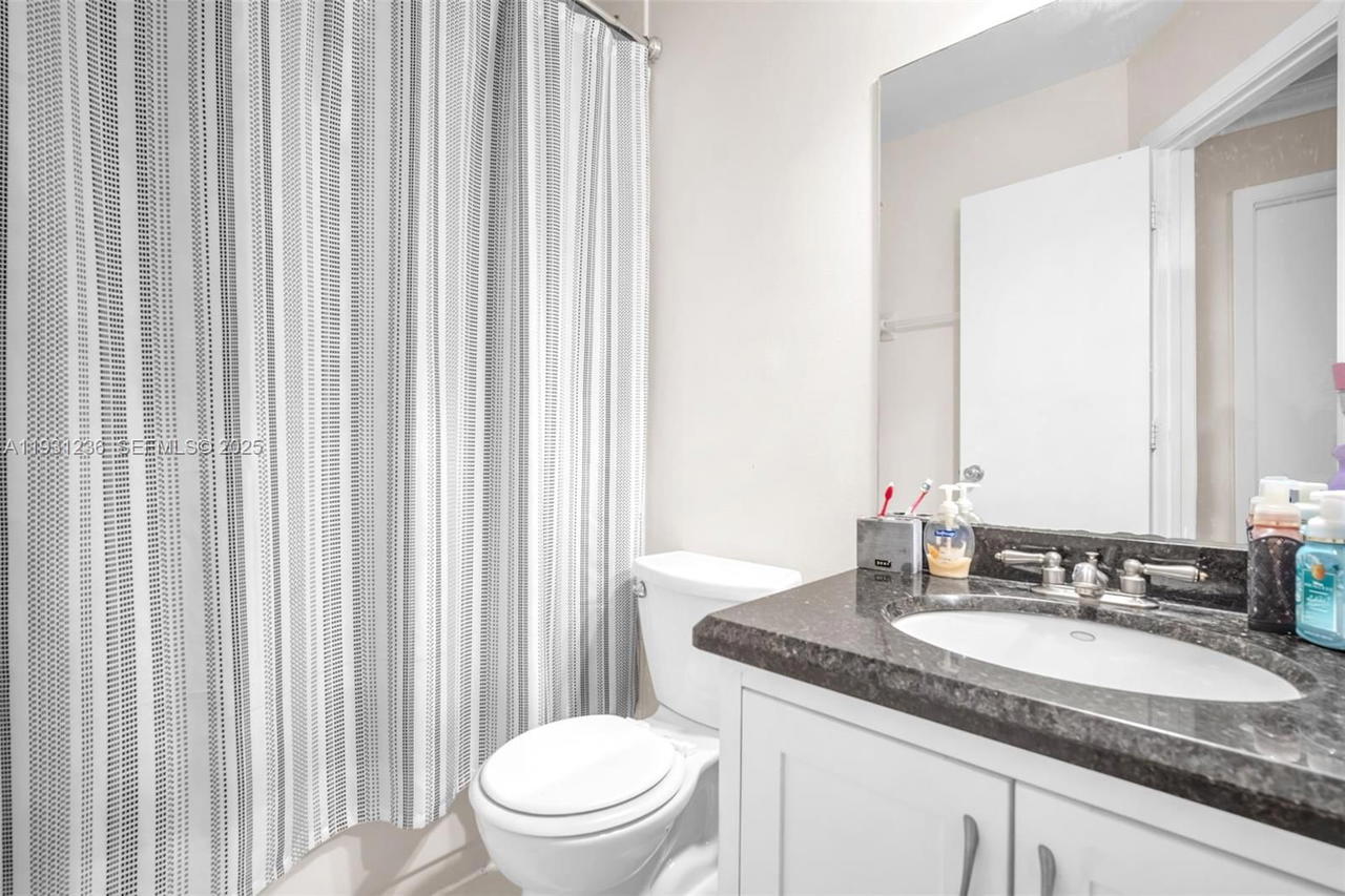 Real estate property located at 3370 Beau Rivage Dr #3N, Broward, Village At Blue Lake Cond, Pompano Beach, FL