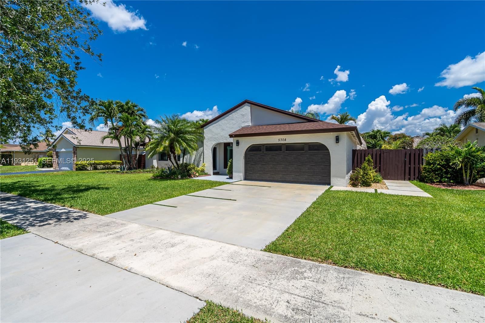 Real estate property located at 5308 117th Ave, Broward, Flamingo Gardens-tamarind, Cooper City, FL