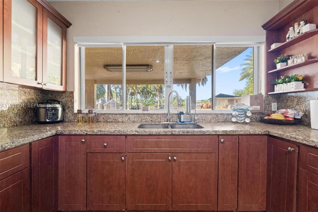 Real estate property located at , Miami-dade, None, Miami, FL