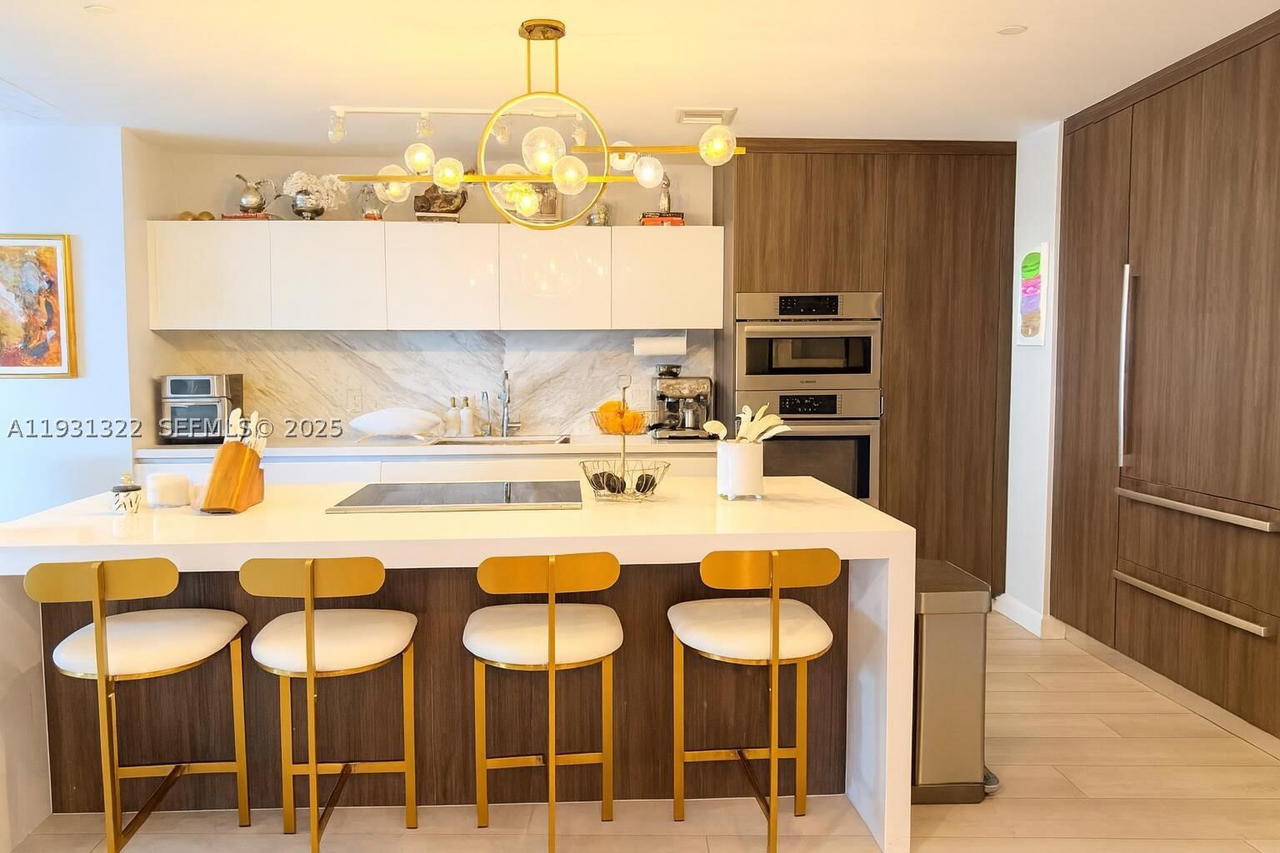 Real estate property located at 851 1st Ave #2212, Miami-dade, Paramount Miami Worldcent, Miami, FL