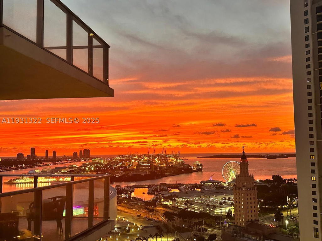 Real estate property located at 851 1st Ave #2212, Miami-dade, Paramount Miami Worldcent, Miami, FL