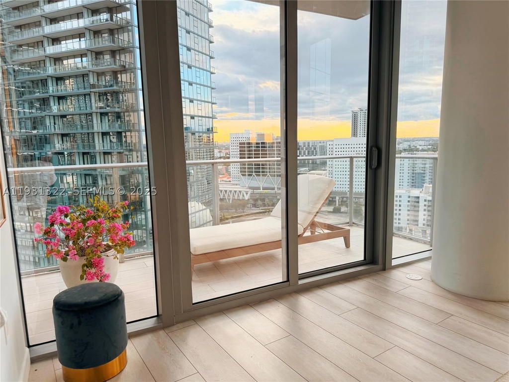 Real estate property located at 851 1st Ave #2212, Miami-dade, Paramount Miami Worldcent, Miami, FL