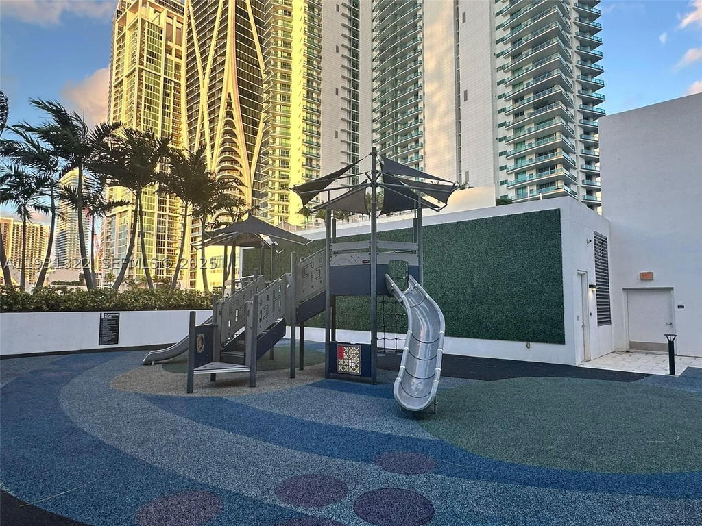 Real estate property located at 851 1st Ave #2212, Miami-dade, Paramount Miami Worldcent, Miami, FL