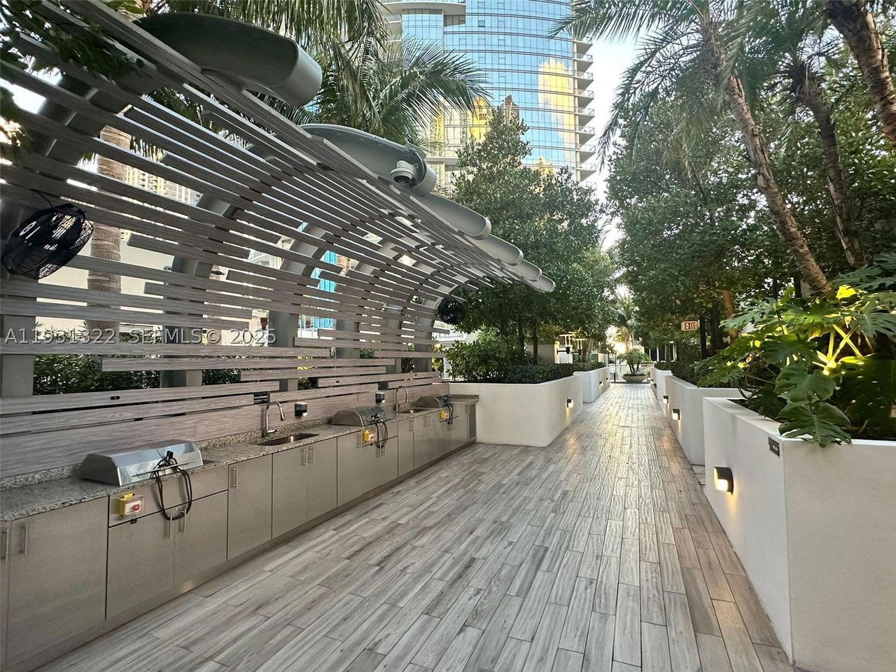 Real estate property located at 851 1st Ave #2212, Miami-dade, Paramount Miami Worldcent, Miami, FL