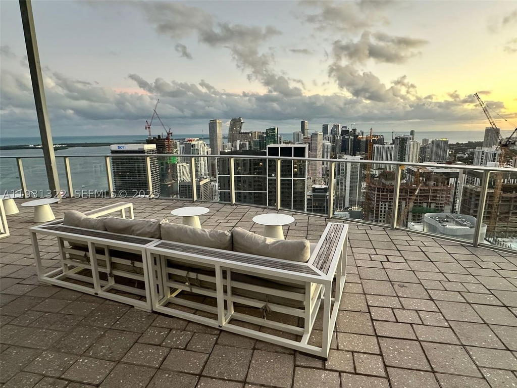 Real estate property located at 851 1st Ave #2212, Miami-dade, Paramount Miami Worldcent, Miami, FL