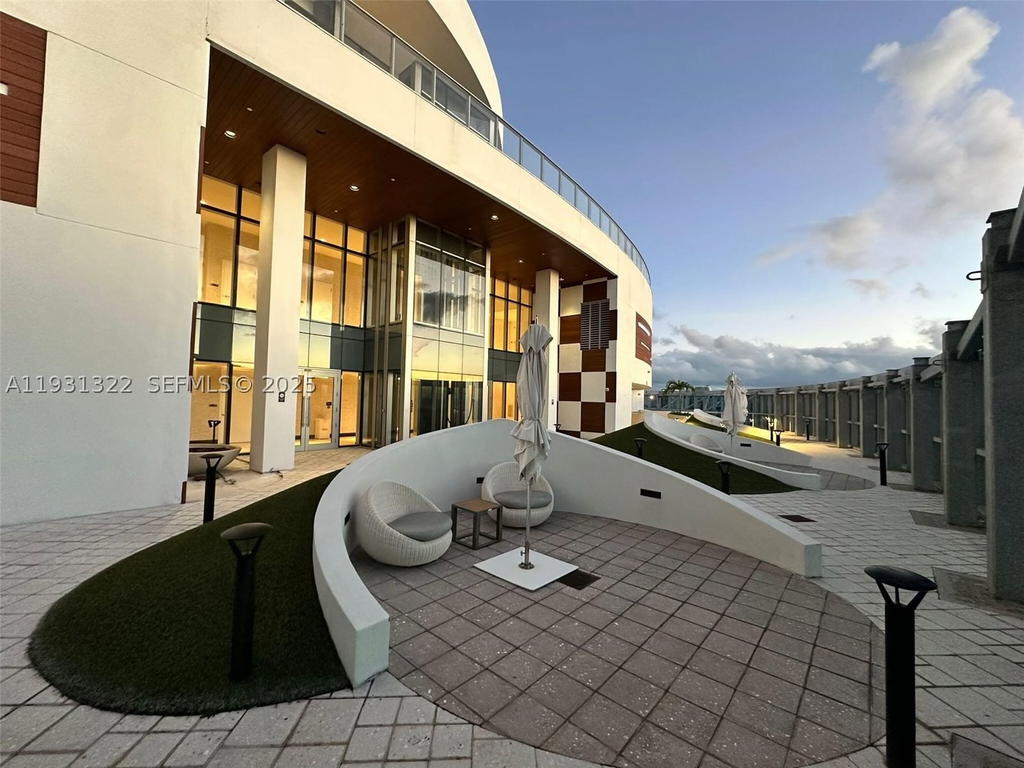 Real estate property located at 851 1st Ave #2212, Miami-dade, Paramount Miami Worldcent, Miami, FL