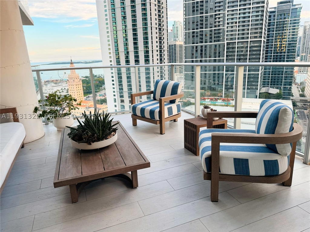 Real estate property located at 851 1st Ave #2212, Miami-dade, Paramount Miami Worldcent, Miami, FL
