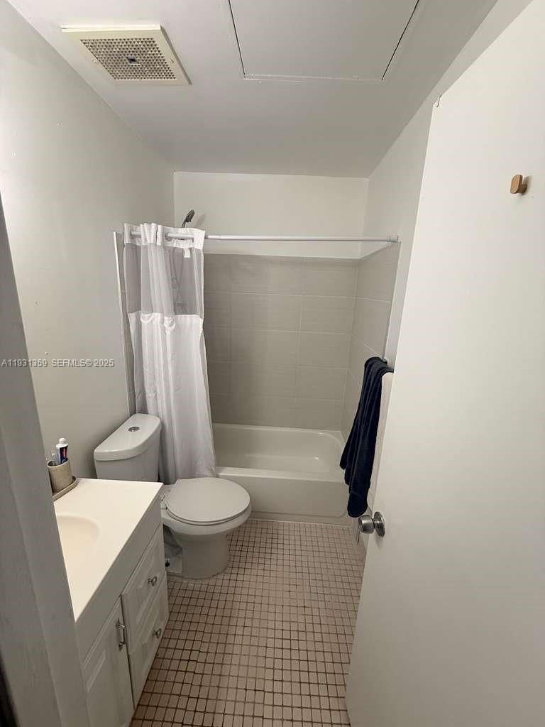 Real estate property located at 18101 68th Ave C202, Miami-dade, Venetian Gardens At Count, Hialeah, FL