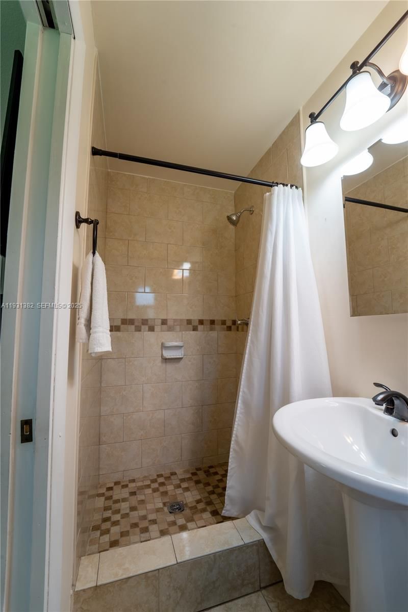 Real estate property located at 10926 29TH ST, Hillsborough, College Village, Tampa, FL