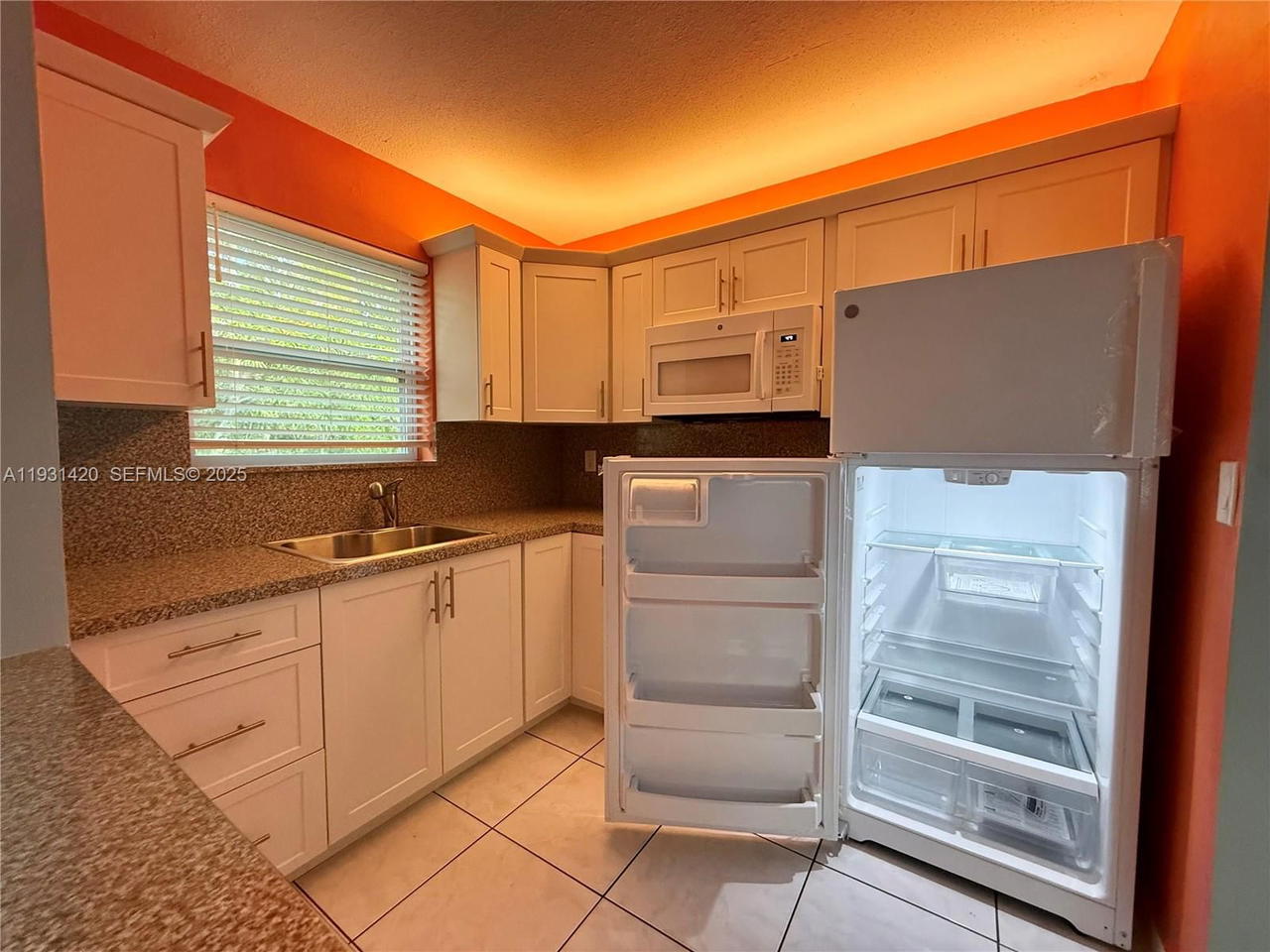 Real estate property located at 1301 12th Ct #4B, Broward, Crystal Court Manor No 5, Hollywood, FL
