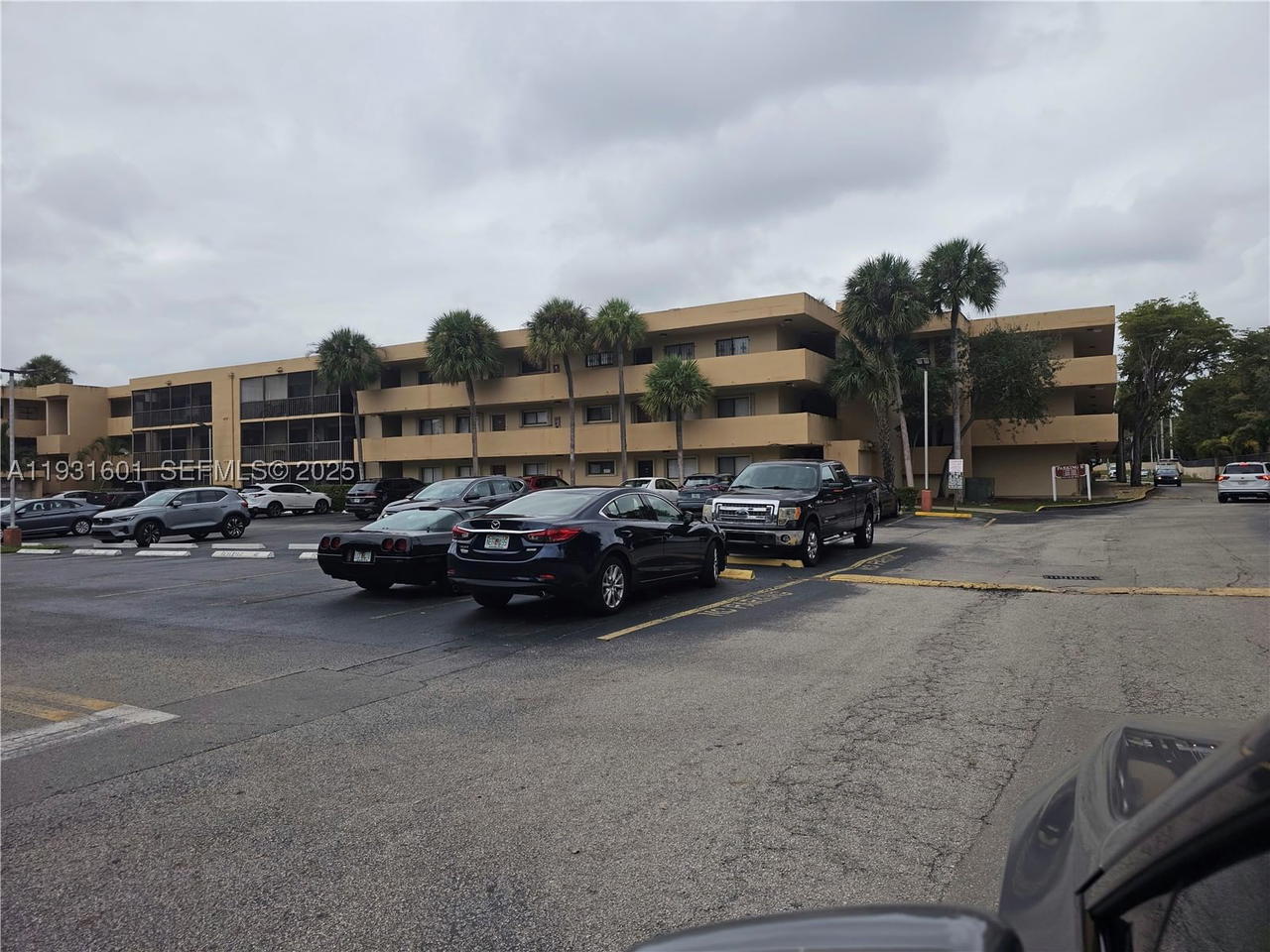 Real estate property located at 8415 107th Ave #116W, Miami-dade, Kendall Acres West Condo, Miami, FL