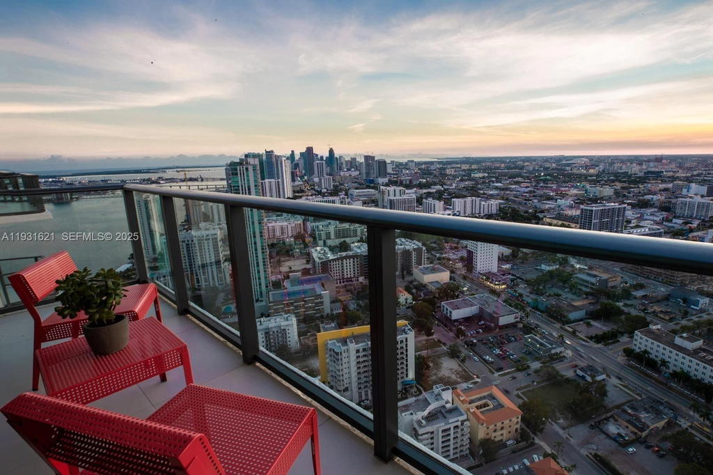Real estate property located at 501 31st St PH4405, Miami-dade, Paraiso Bayviews Condo, Miami, FL