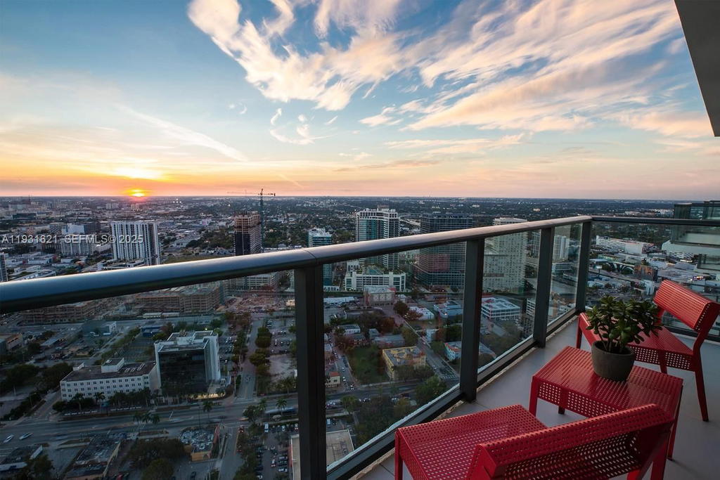 Real estate property located at 501 31st St PH4405, Miami-dade, Paraiso Bayviews Condo, Miami, FL