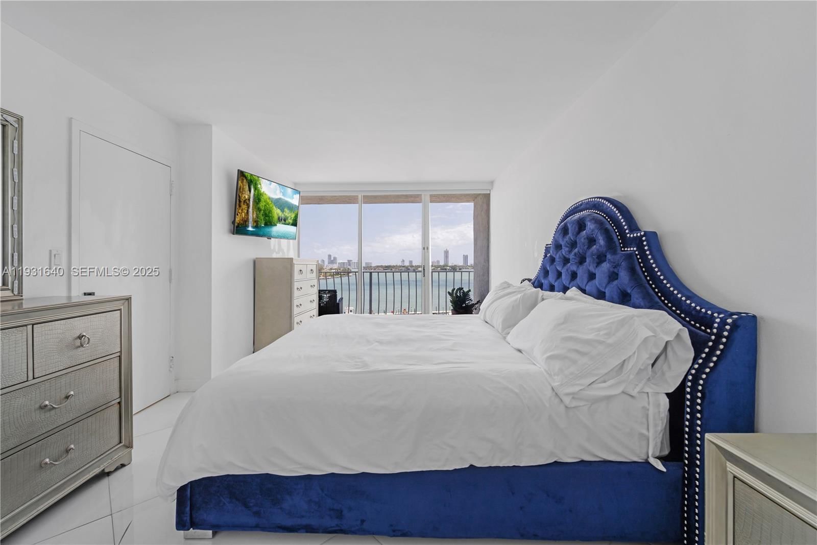 Real estate property located at 7601 Treasure Dr #819, Miami-dade, The Grandview Palace Cond, North Bay Village, FL