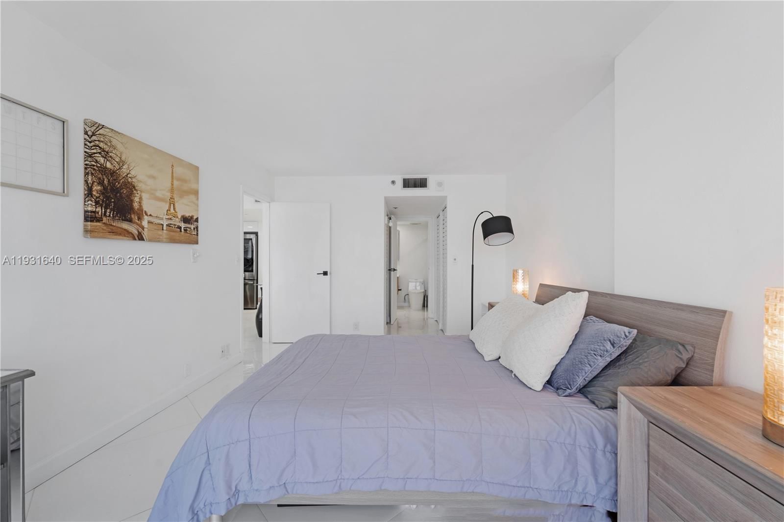Real estate property located at 7601 Treasure Dr #819, Miami-dade, The Grandview Palace Cond, North Bay Village, FL