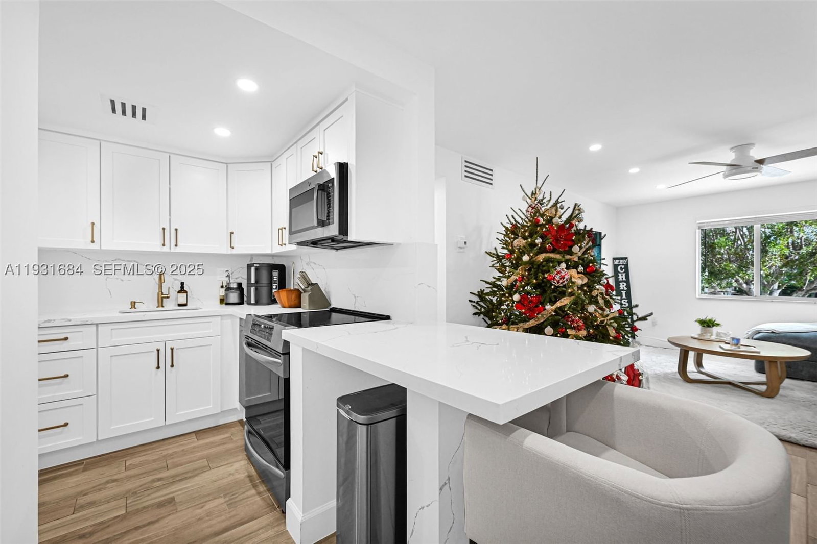 Real estate property located at 8609 68th Ct #24, Miami-dade, Monterey Gardens Of Pinec, Pinecrest, FL