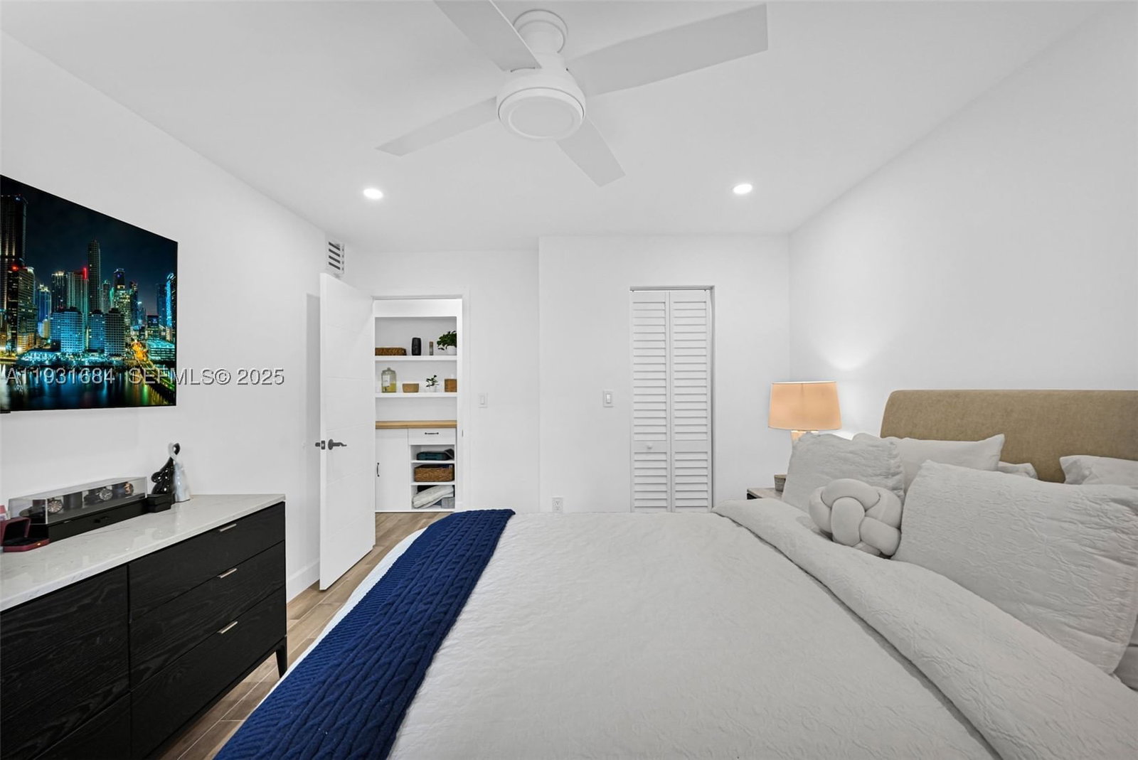 Real estate property located at 8609 68th Ct #24, Miami-dade, Monterey Gardens Of Pinec, Pinecrest, FL