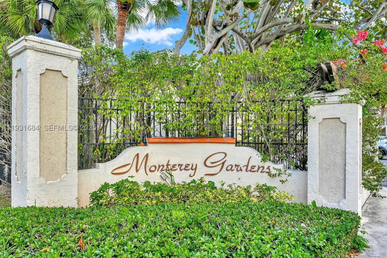 Real estate property located at 8609 68th Ct #24, Miami-dade, Monterey Gardens Of Pinec, Pinecrest, FL