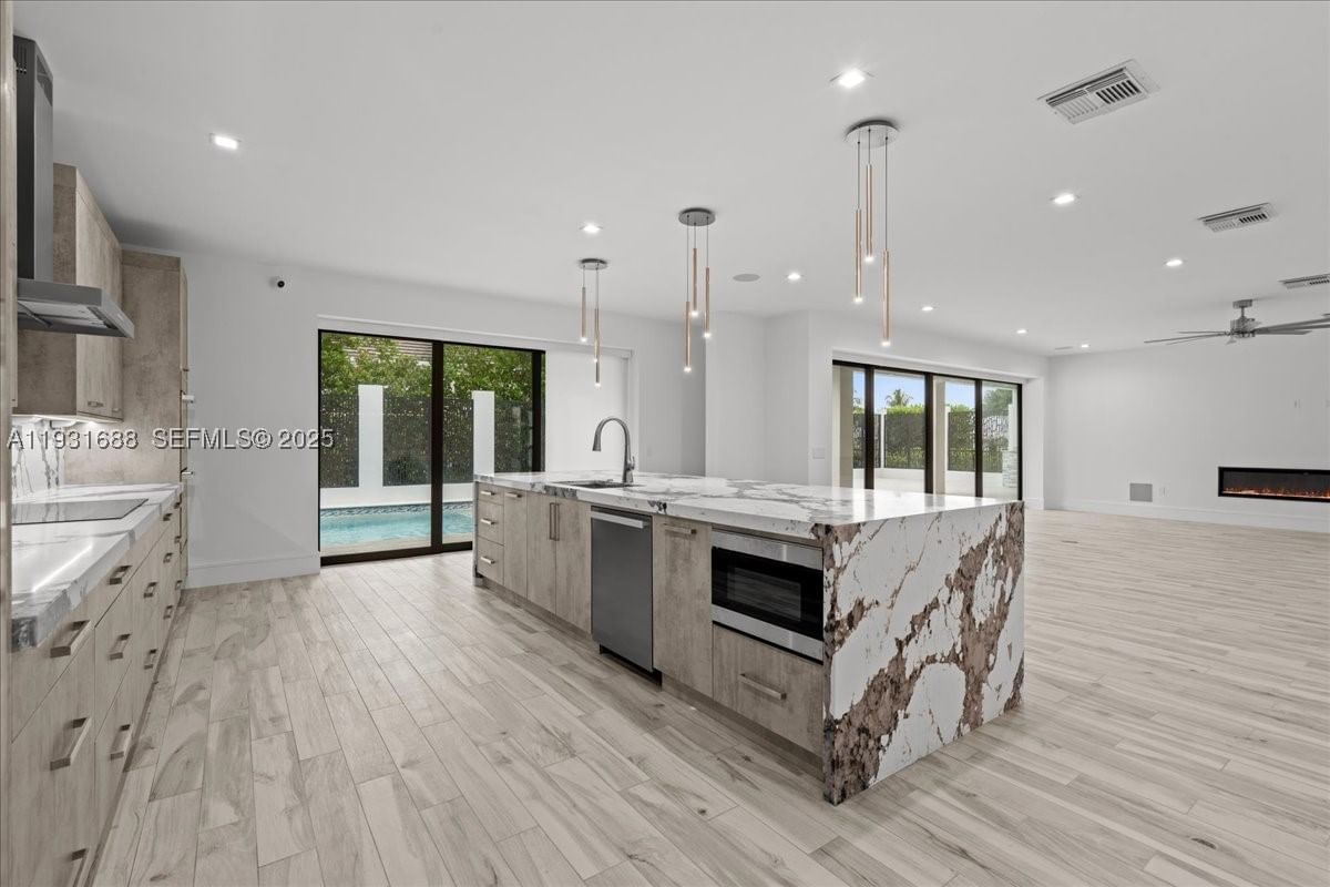 Real estate property located at 3800 Crayton Road, Collier, Park Shore, Naples, FL